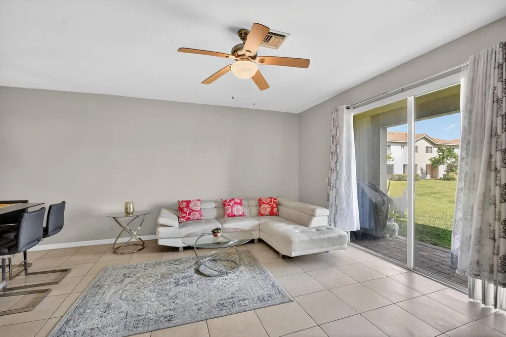 1186 Paisley Ct, Lake Worth Beach, FL 33461