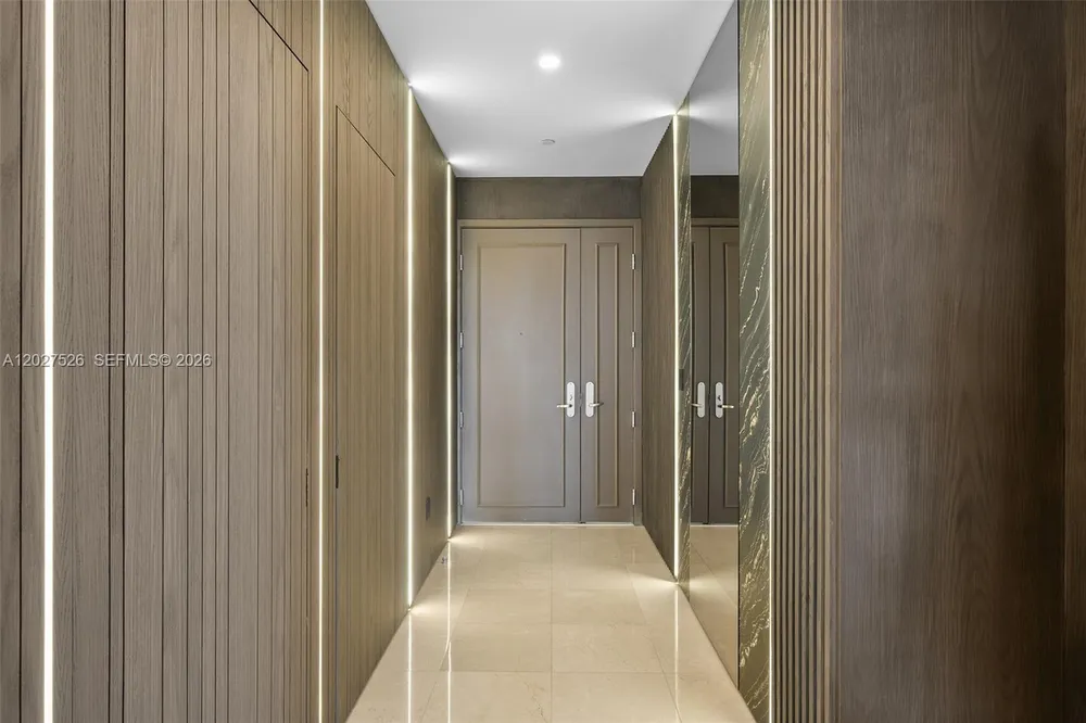901 Brickell Key Blvd, Miami, FL 33131