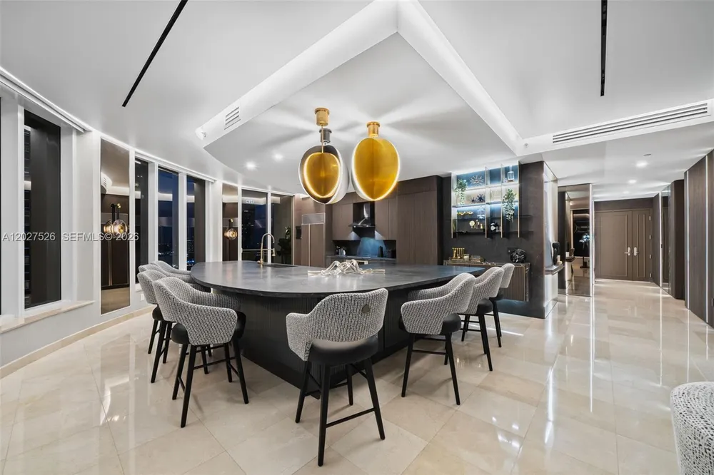 901 Brickell Key Blvd, Miami, FL 33131