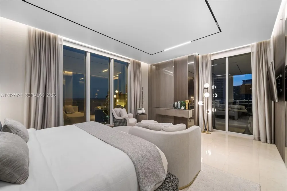 901 Brickell Key Blvd, Miami, FL 33131
