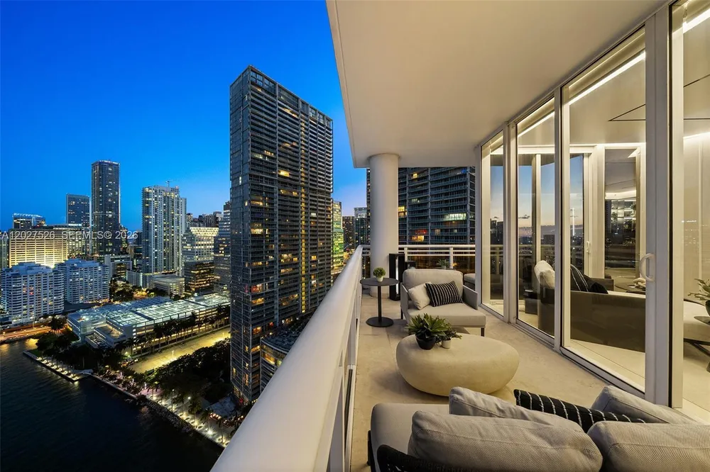 901 Brickell Key Blvd, Miami, FL 33131