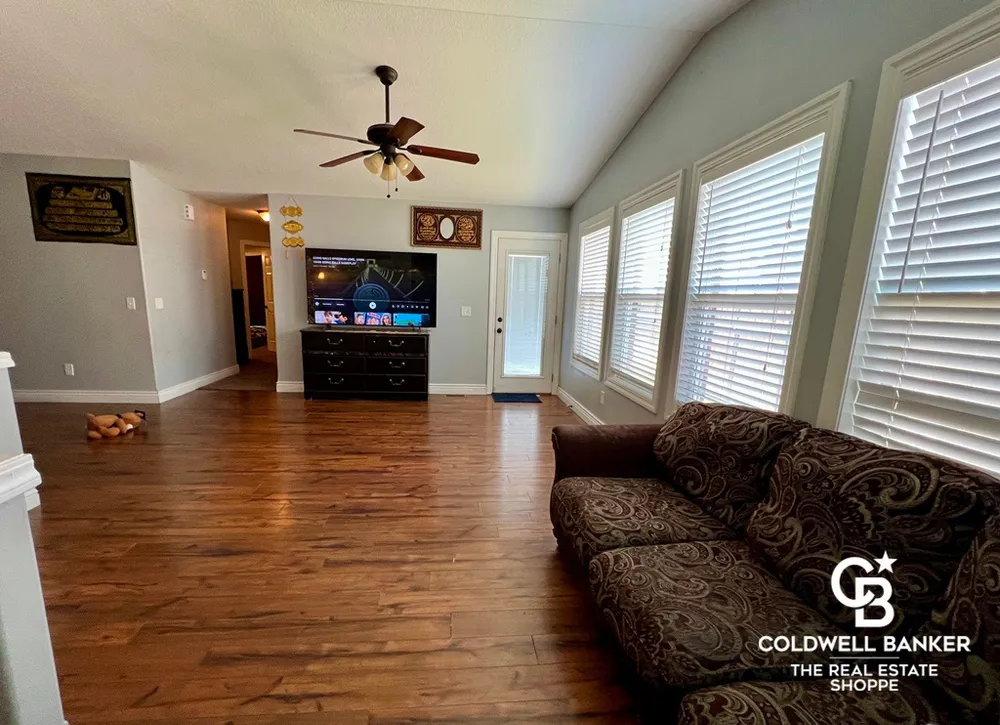 715 Amy St, Garden City, KS 67846