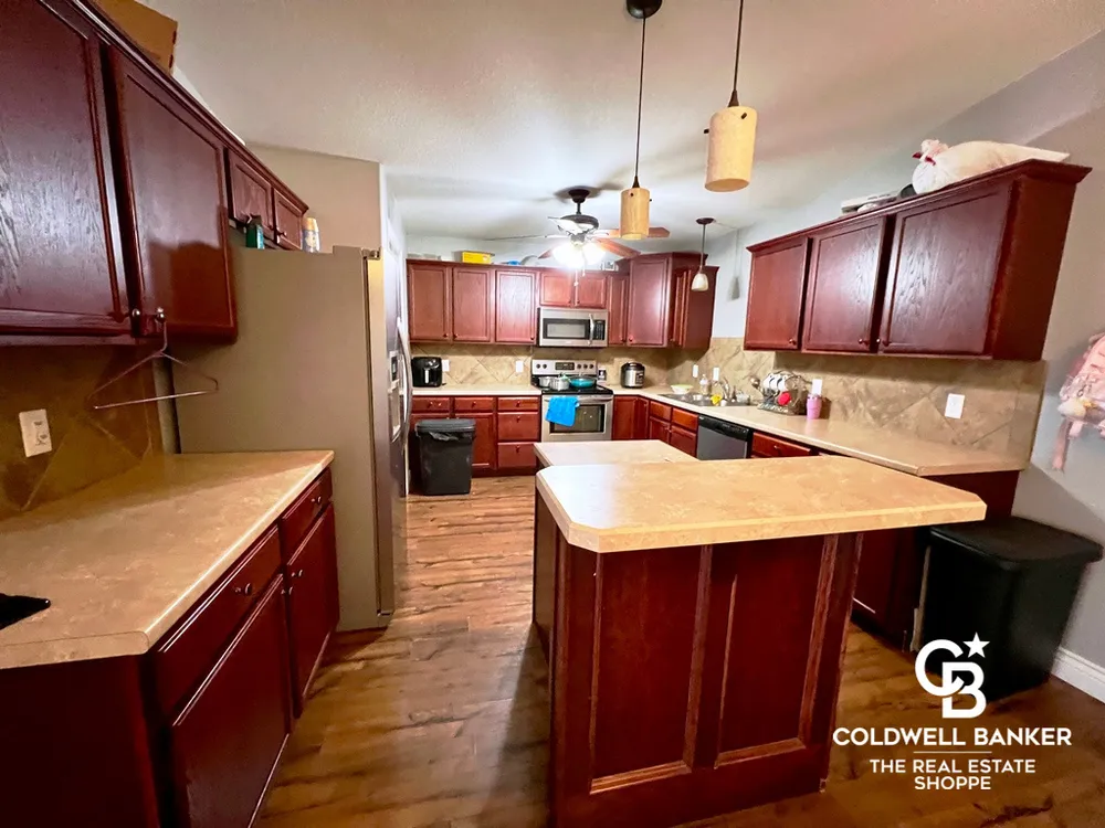 715 Amy St, Garden City, KS 67846
