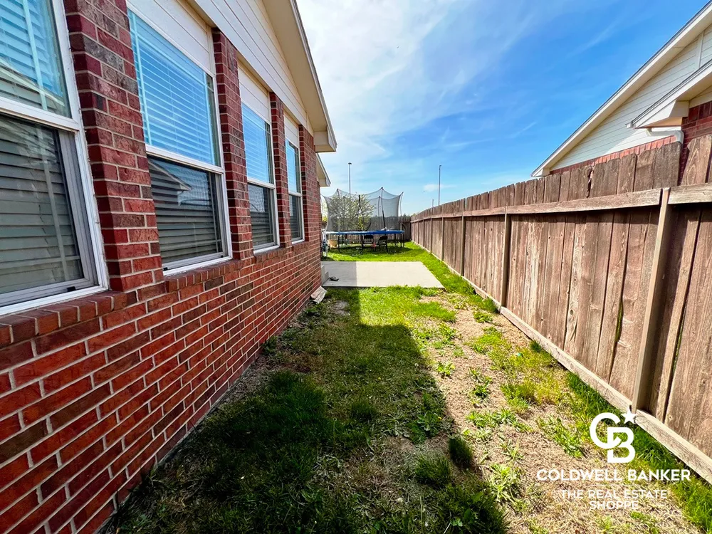 715 Amy St, Garden City, KS 67846