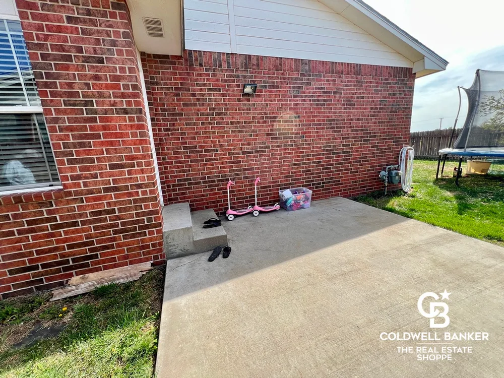715 Amy St, Garden City, KS 67846