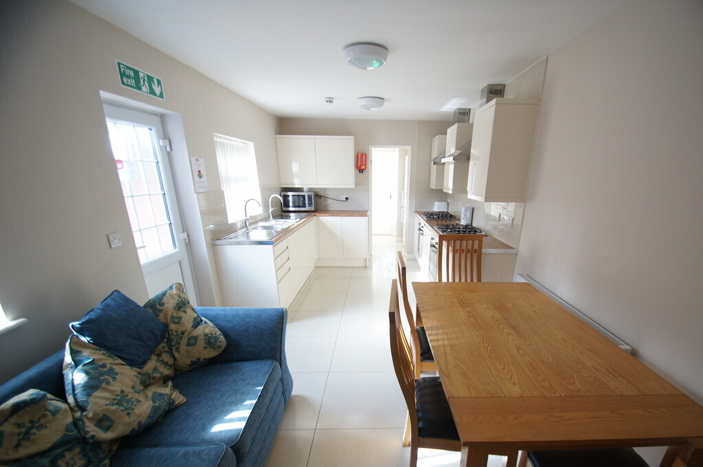 Room 2 of 6, Swan Lane, Coventry, CV2 4GH Image 1