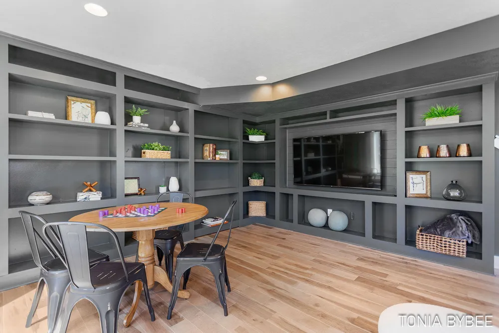 14298 Georgian Bay Dr, Holland, MI 49424