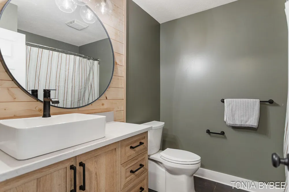 14298 Georgian Bay Dr, Holland, MI 49424