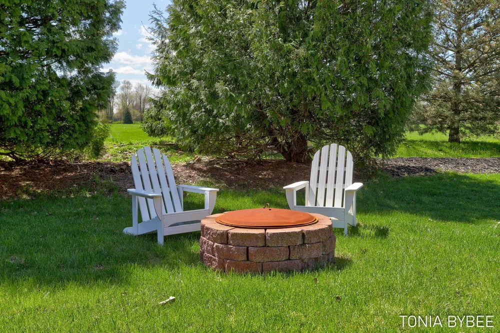 14298 Georgian Bay Dr, Holland, MI 49424