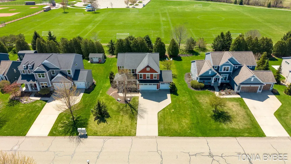 14298 Georgian Bay Dr, Holland, MI 49424