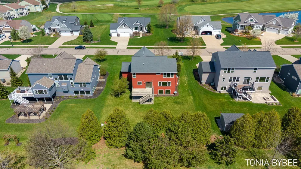 14298 Georgian Bay Dr, Holland, MI 49424