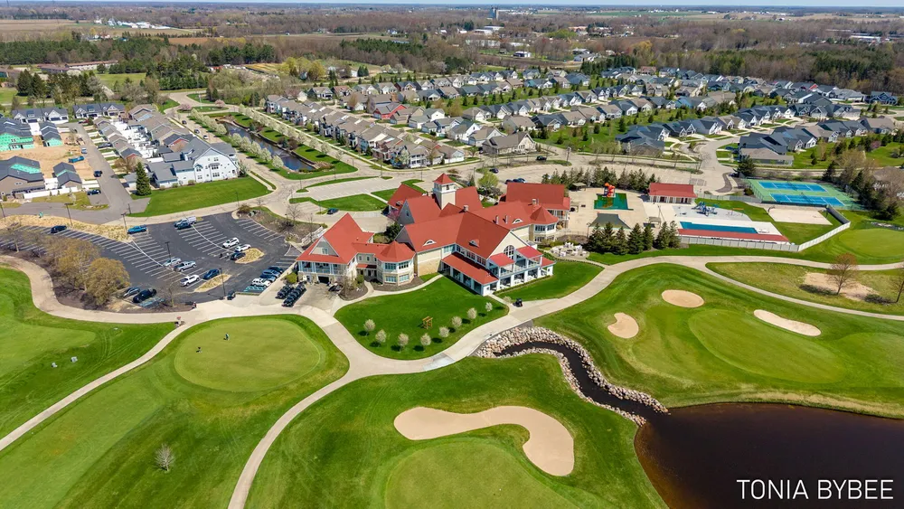 14298 Georgian Bay Dr, Holland, MI 49424
