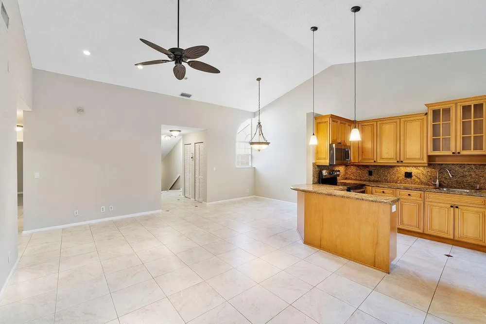 17270 Boca Club Blvd, Boca Raton, FL 33487
