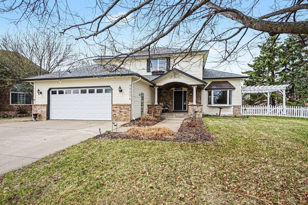 9885 Upper 173rd Ct W, Lakeville, MN 55044