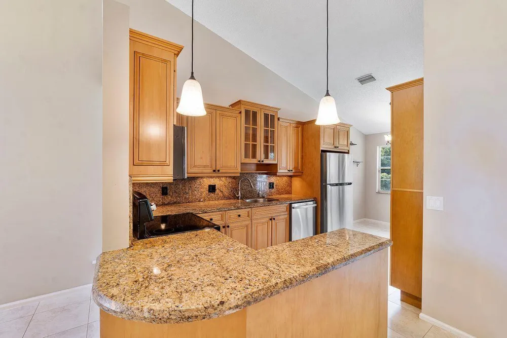 17270 Boca Club Blvd, Boca Raton, FL 33487