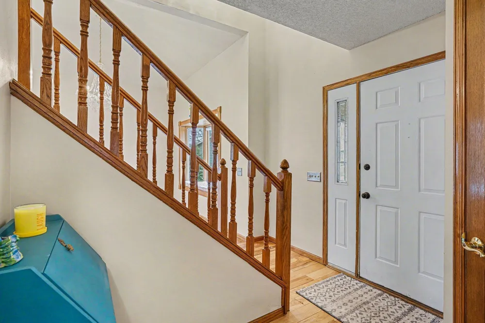 9885 Upper 173rd Ct W, Lakeville, MN 55044