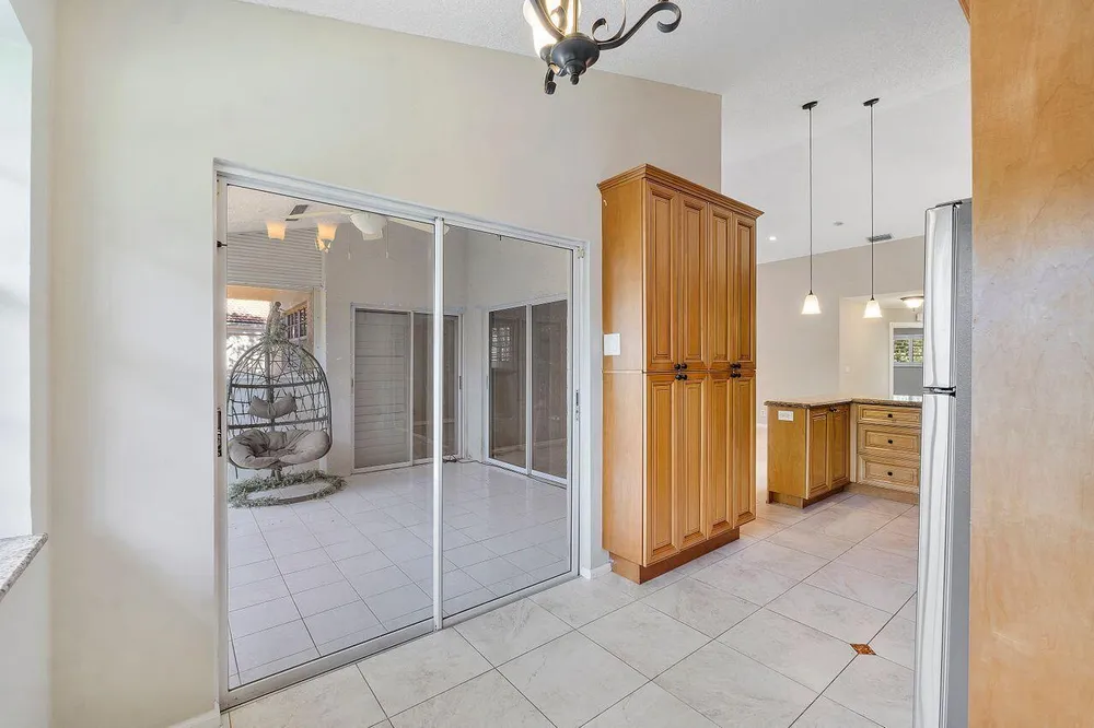 17270 Boca Club Blvd, Boca Raton, FL 33487