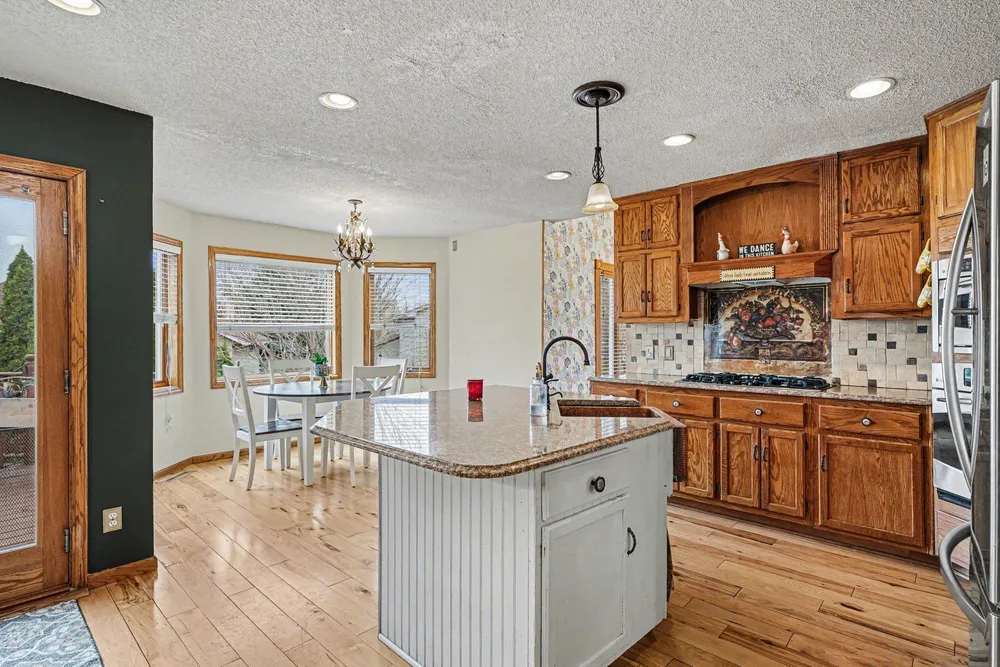 9885 Upper 173rd Ct W, Lakeville, MN 55044