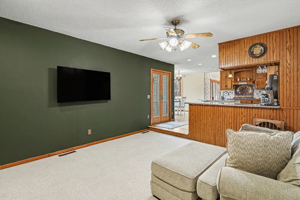 9885 Upper 173rd Ct W, Lakeville, MN 55044