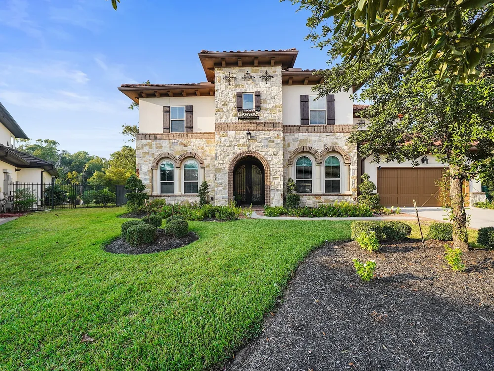 11 Kimberling Ct, Tomball, TX 77375