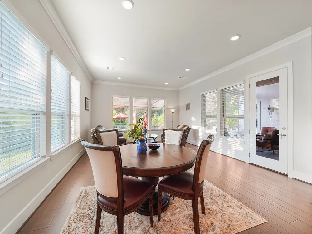 11 Kimberling Ct, Tomball, TX 77375