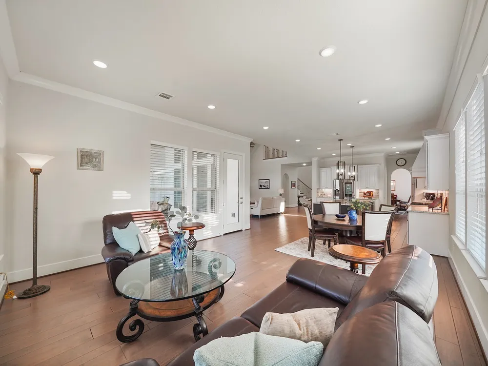 11 Kimberling Ct, Tomball, TX 77375