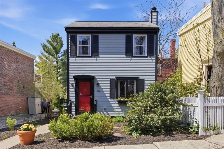 18 Putnam St, Boston, MA 02129