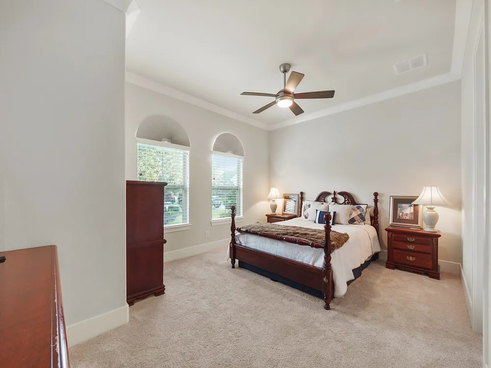 11 Kimberling Ct, Tomball, TX 77375