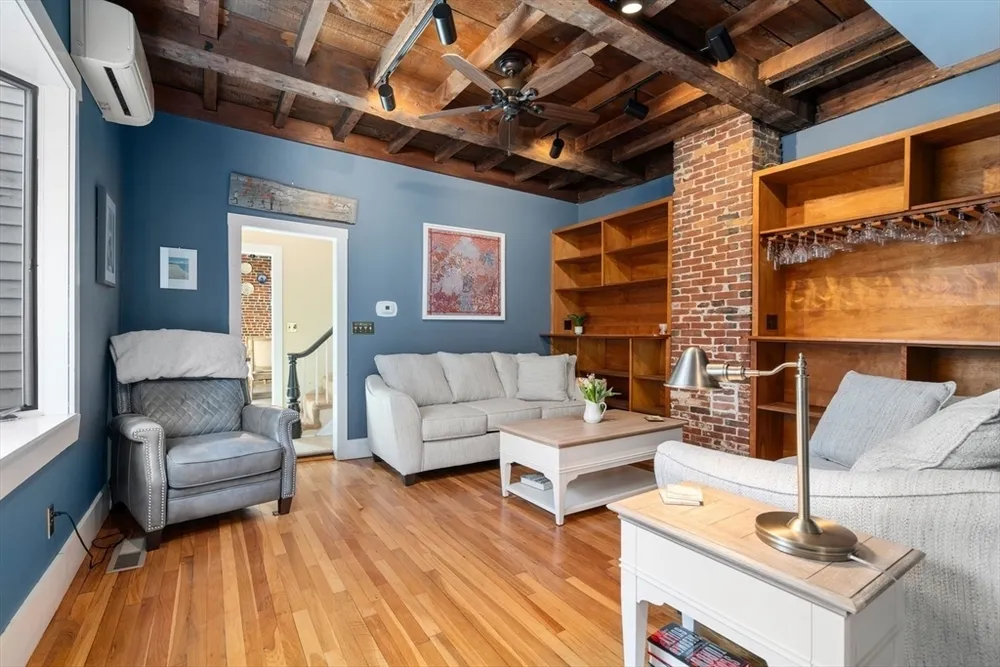18 Putnam St, Boston, MA 02129