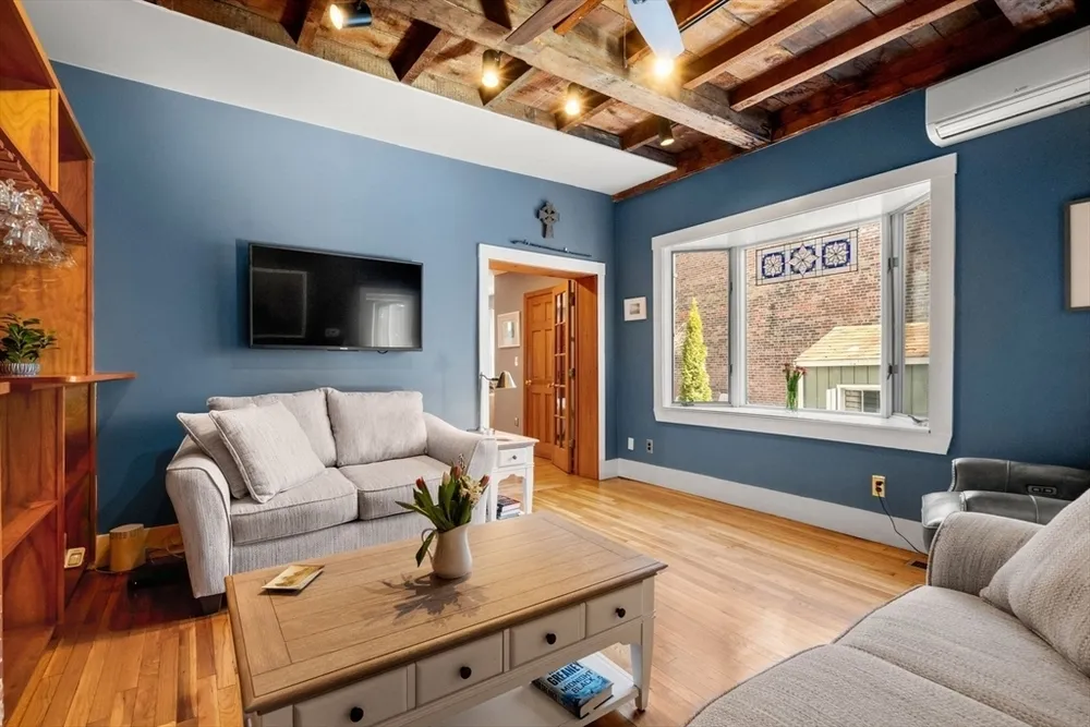 18 Putnam St, Boston, MA 02129