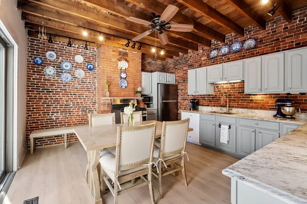 18 Putnam St, Boston, MA 02129