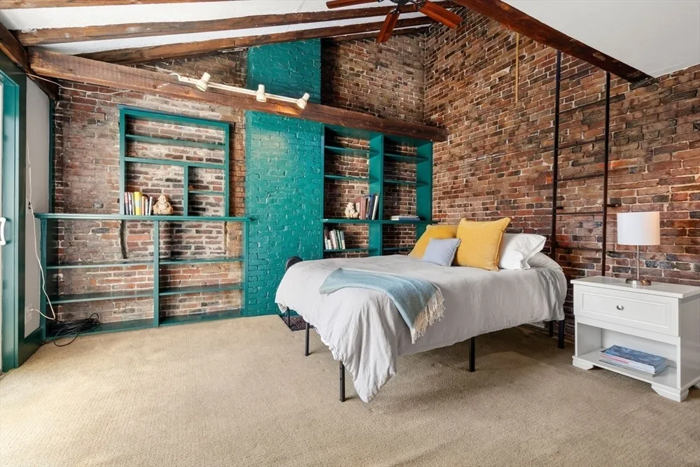 18 Putnam St, Boston, MA 02129