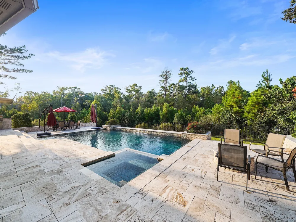 11 Kimberling Ct, Tomball, TX 77375