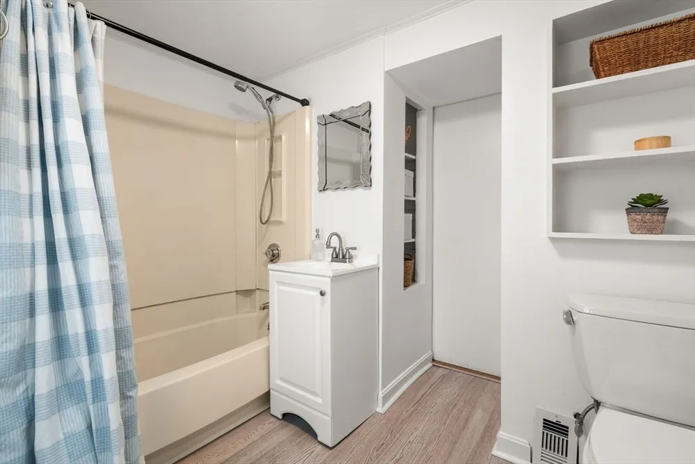 18 Putnam St, Boston, MA 02129