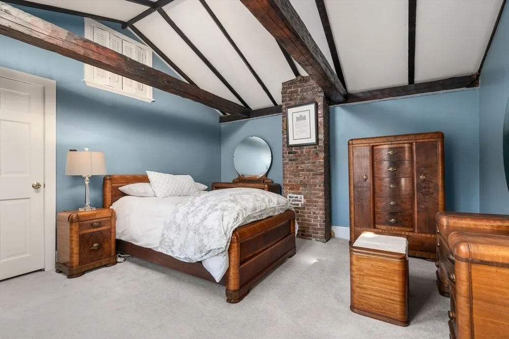 18 Putnam St, Boston, MA 02129