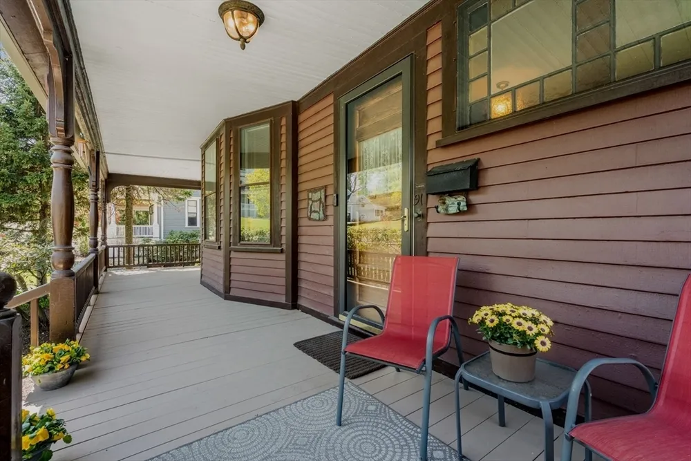 91 Hillside Ave, Newton, MA 02465
