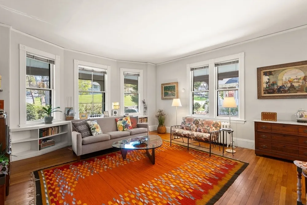 91 Hillside Ave, Newton, MA 02465