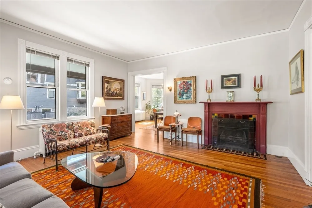 91 Hillside Ave, Newton, MA 02465