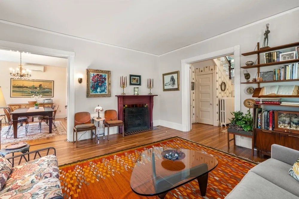 91 Hillside Ave, Newton, MA 02465