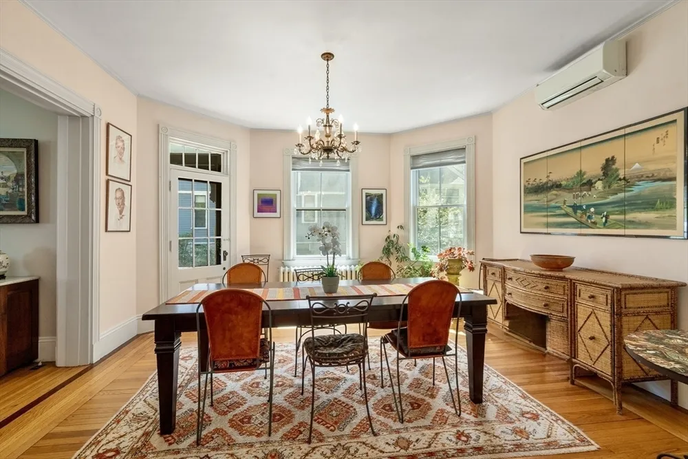 91 Hillside Ave, Newton, MA 02465