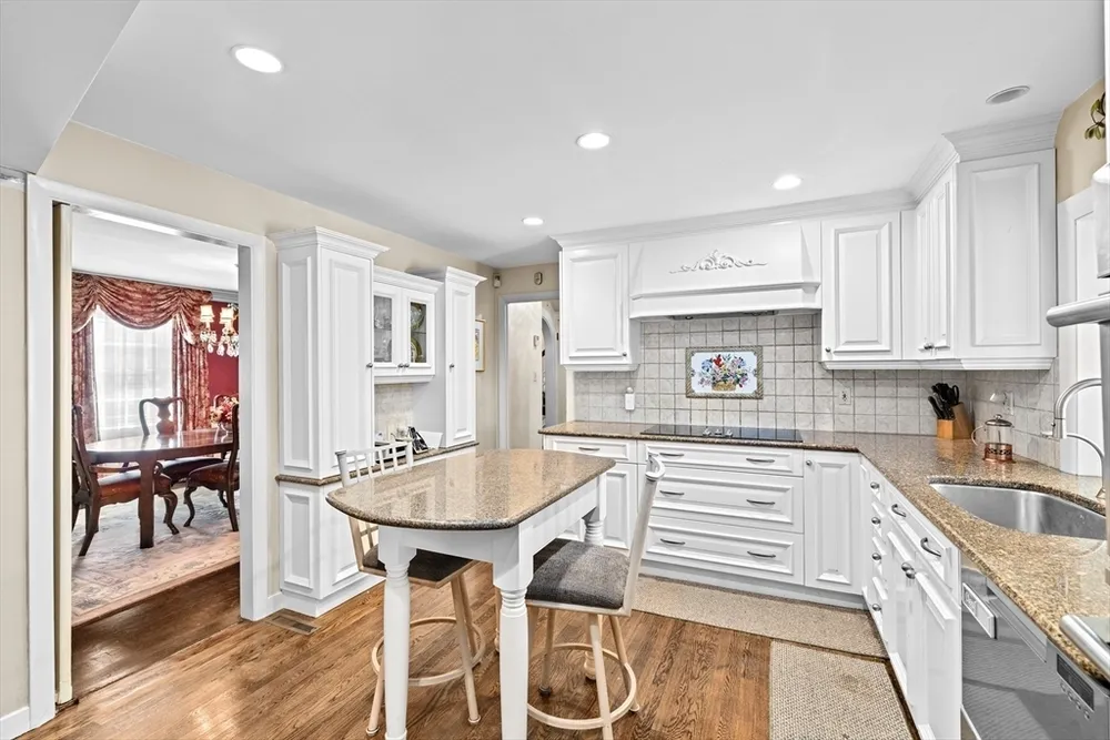 443 Chestnut St, Newton, MA 02468