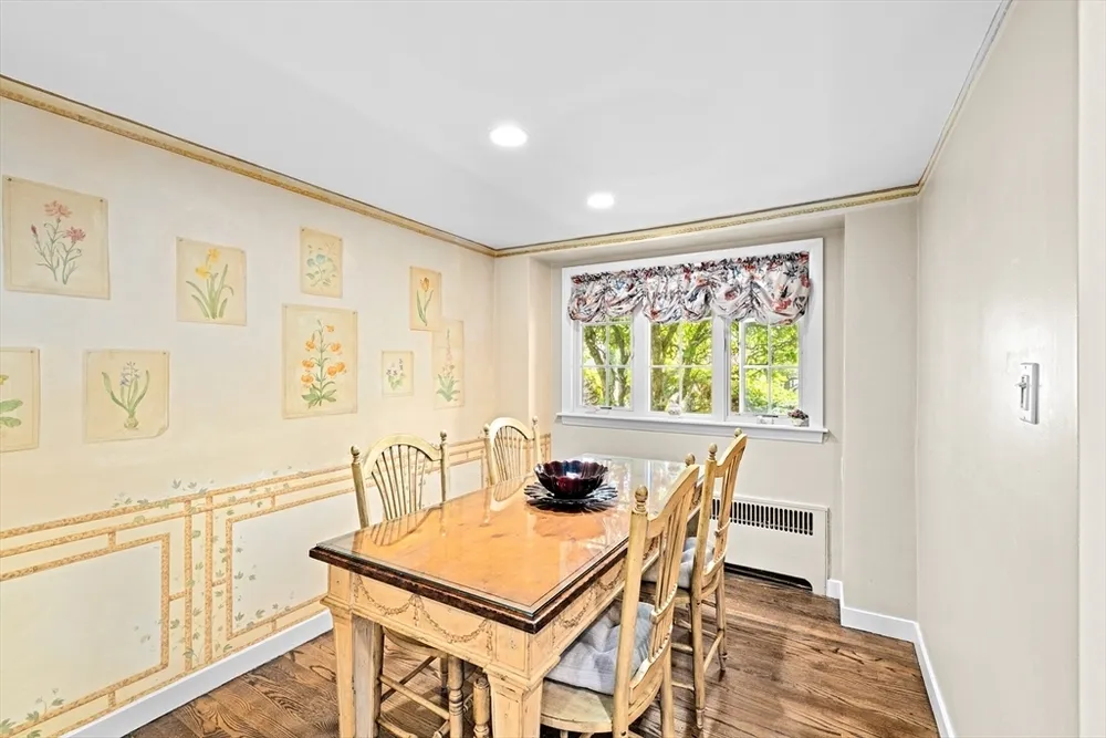443 Chestnut St, Newton, MA 02468