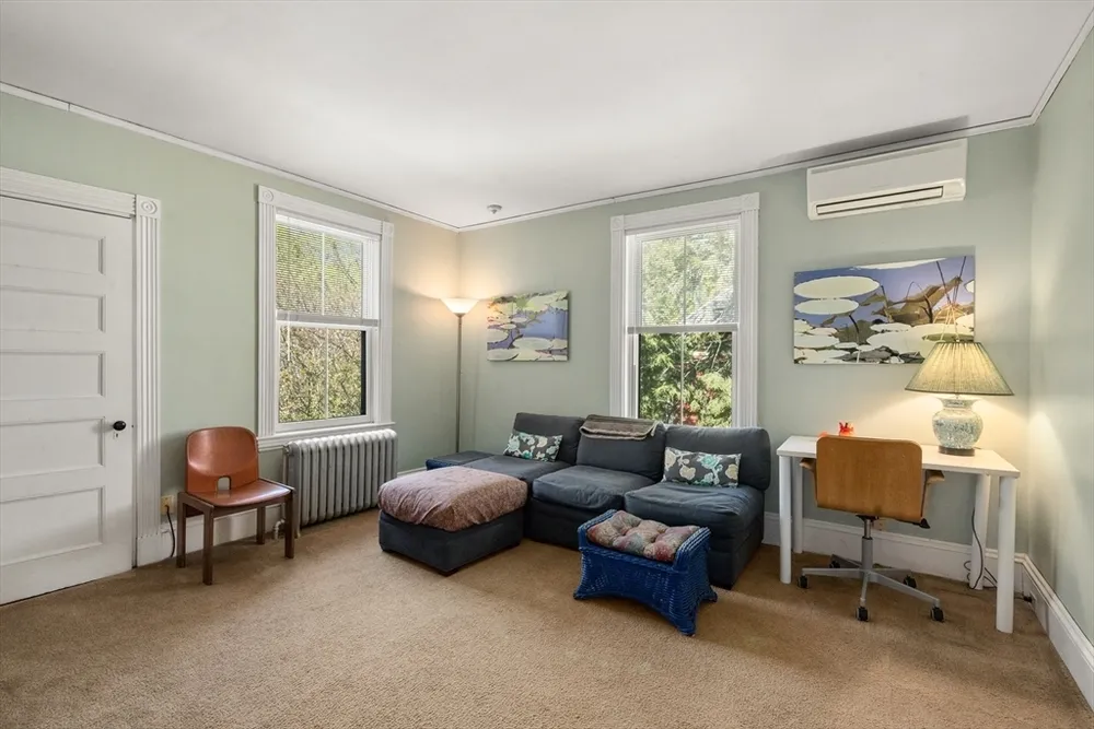 91 Hillside Ave, Newton, MA 02465