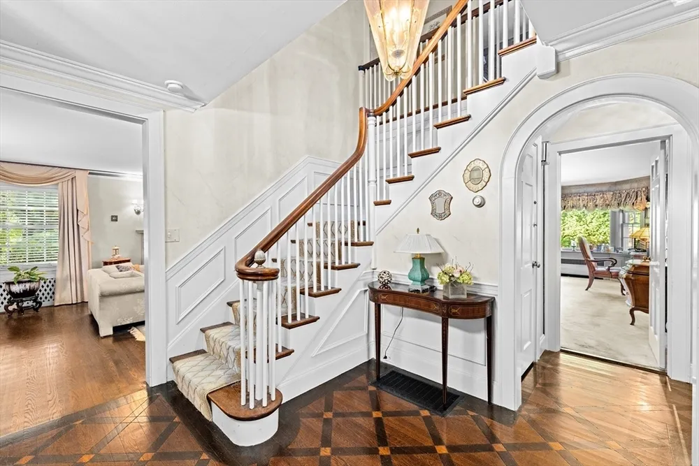 443 Chestnut St, Newton, MA 02468