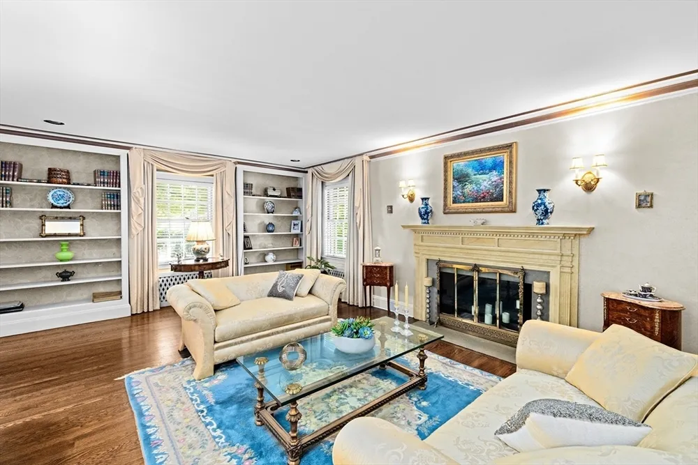 443 Chestnut St, Newton, MA 02468