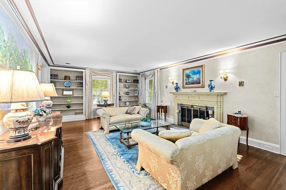 443 Chestnut St, Newton, MA 02468