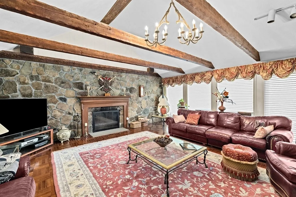 443 Chestnut St, Newton, MA 02468