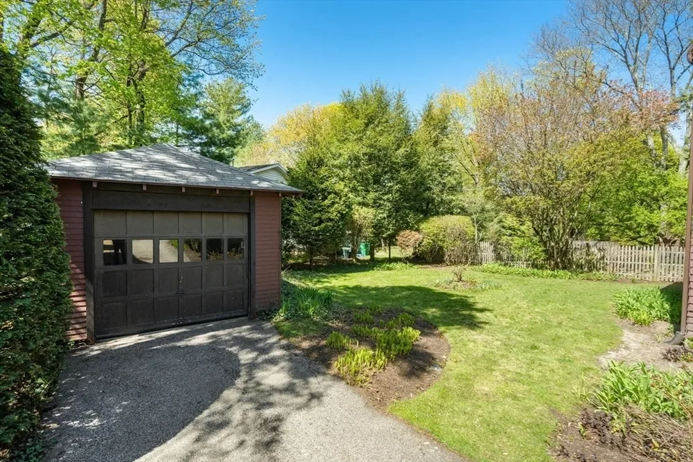 91 Hillside Ave, Newton, MA 02465