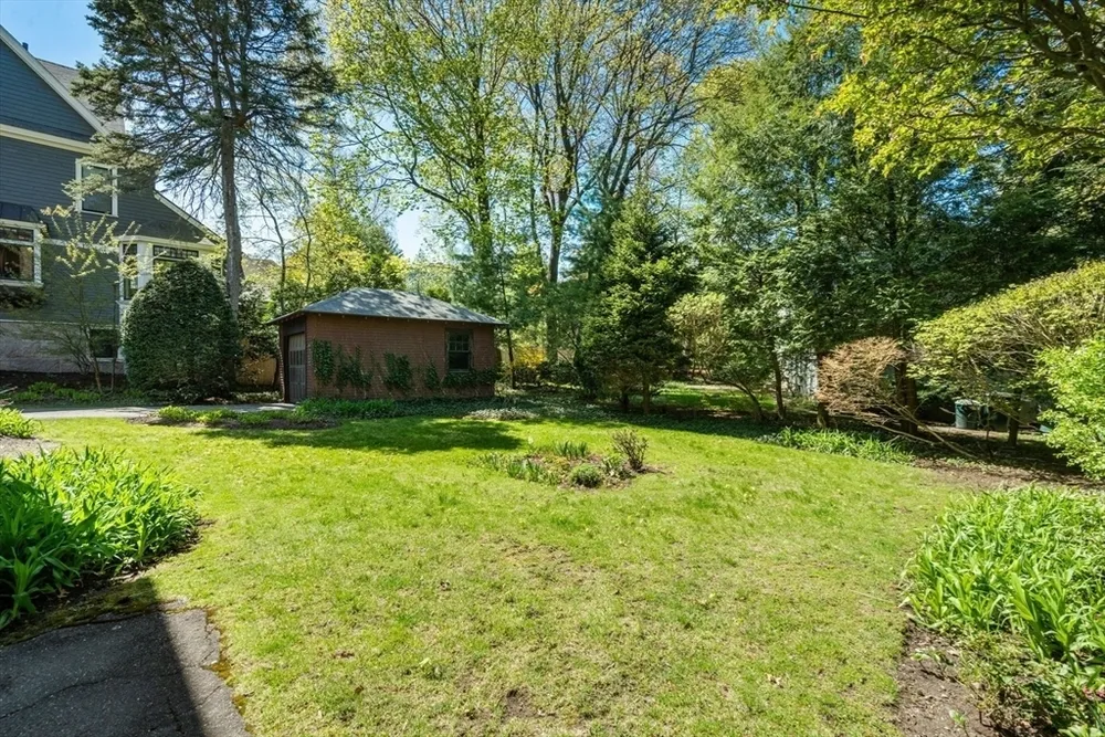 91 Hillside Ave, Newton, MA 02465
