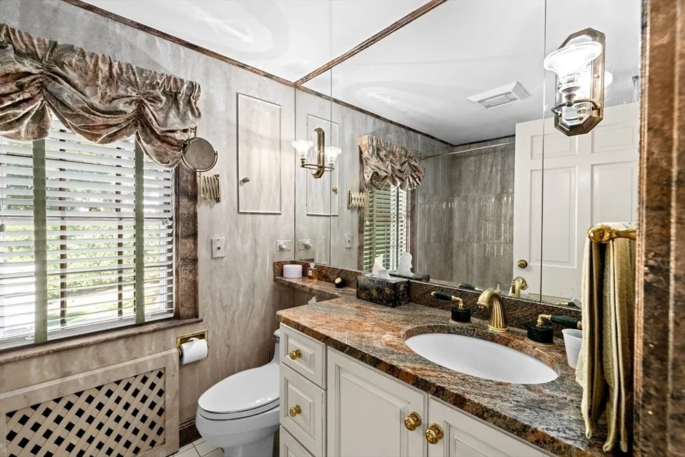 443 Chestnut St, Newton, MA 02468